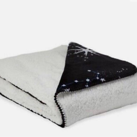 Victoria Secret Sherpa Blanket Celestial Moon & Stars New In Package (last one) - Picture 2 of 3